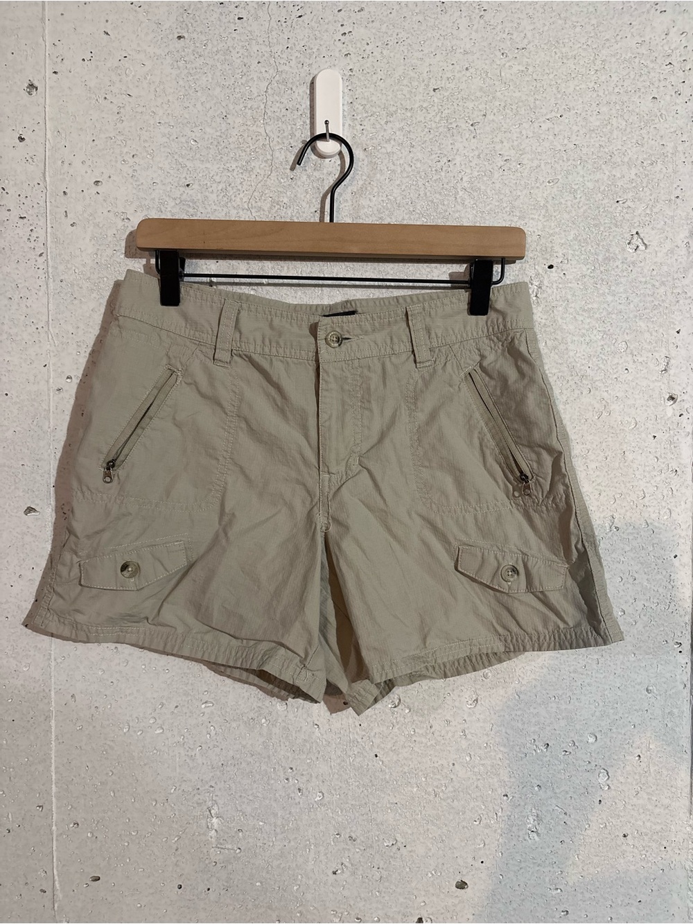 Columbia Cargo Shorts | Size: 8